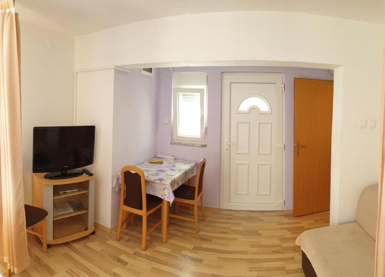 Apartments Andelic Sveti Filip i Jakov Exterior foto